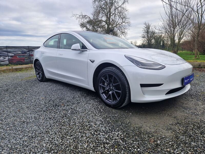 TESLA MODEL 3 STANDARD RANGE PLUS (2020)